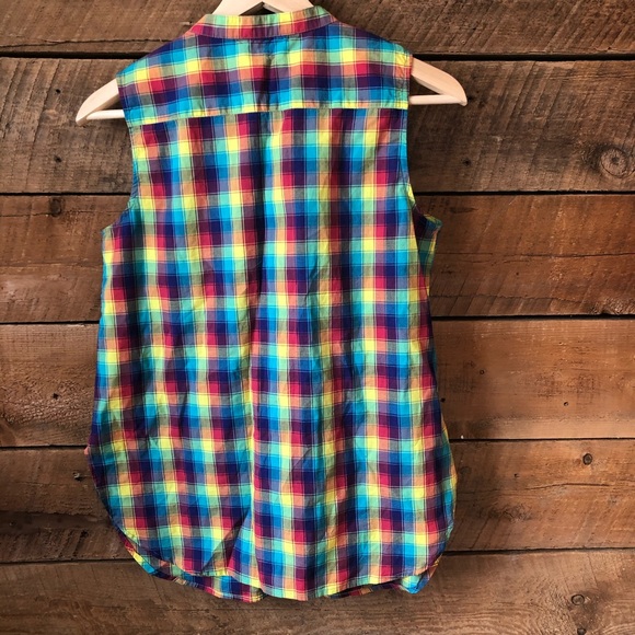 UNIQLO | Sleeveless Rainbow Plaid Button-down Top - Picture 10 of 13
